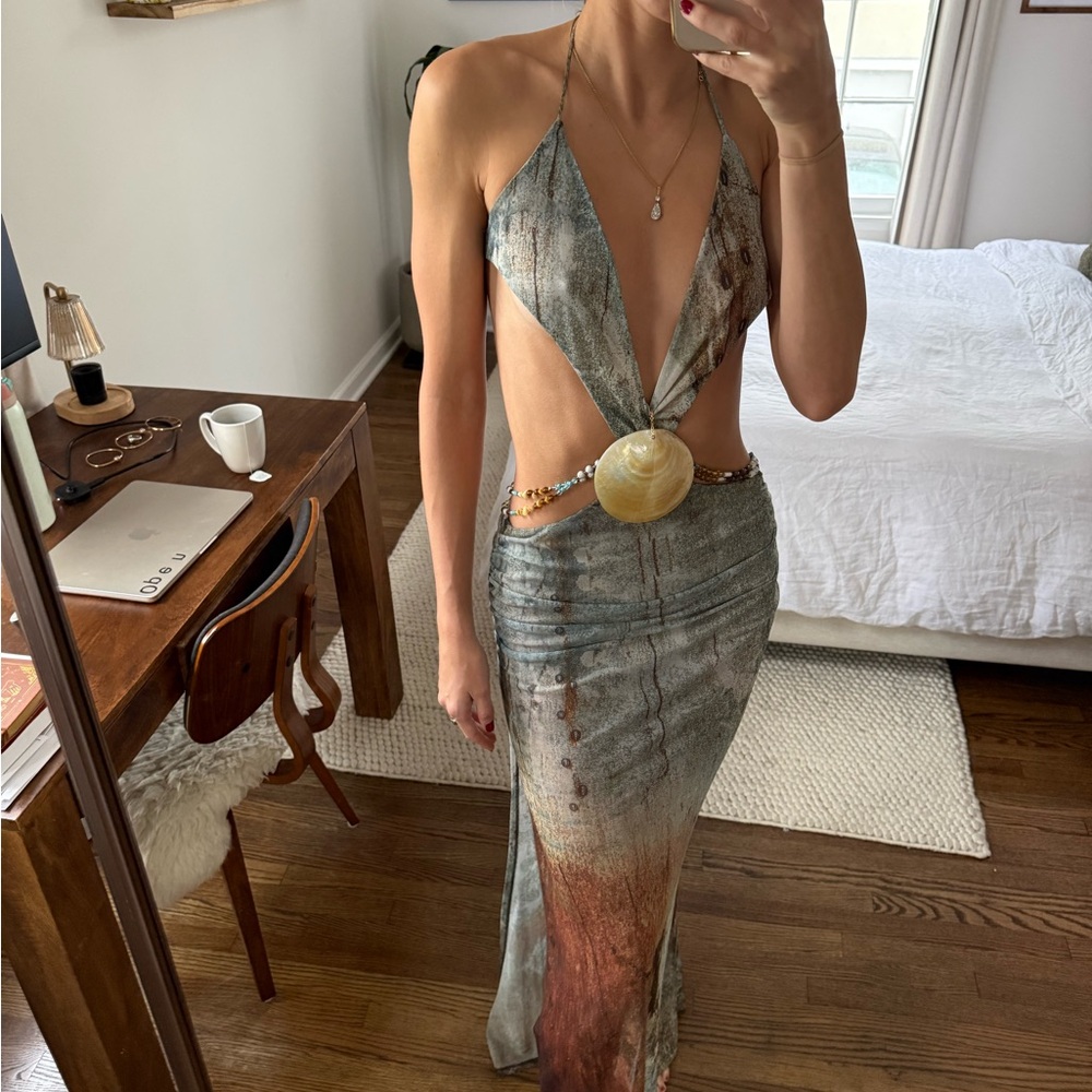 Jaded London - Vida Backless Maxi Dress With Shell Trim in Marine small - Picture 6 of 10